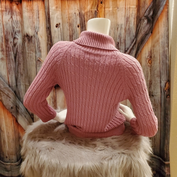 Knitted pink sweater with small turtleneck - Picture 2 of 3